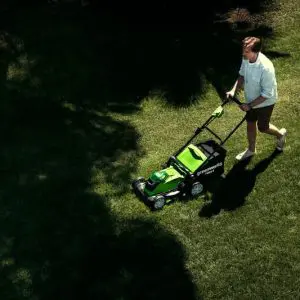 40V kosilnica 41cm s 4Ah baterijo in polnilcem