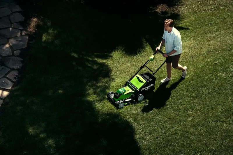 40V kosilnica 41cm s 4Ah baterijo in polnilcem