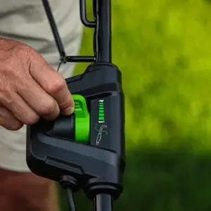 40V 46cm kosilnica samohodna z brezkrtačnim DIGIPRO motorjem z 4Ah baterijo in polnilcem