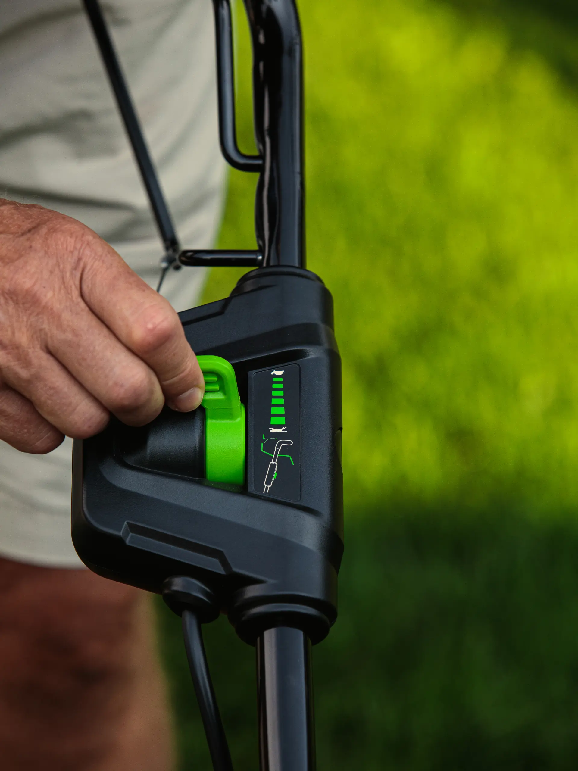 40V 46cm kosilnica samohodna z brezkrtačnim DIGIPRO motorjem z 4Ah baterijo in polnilcem