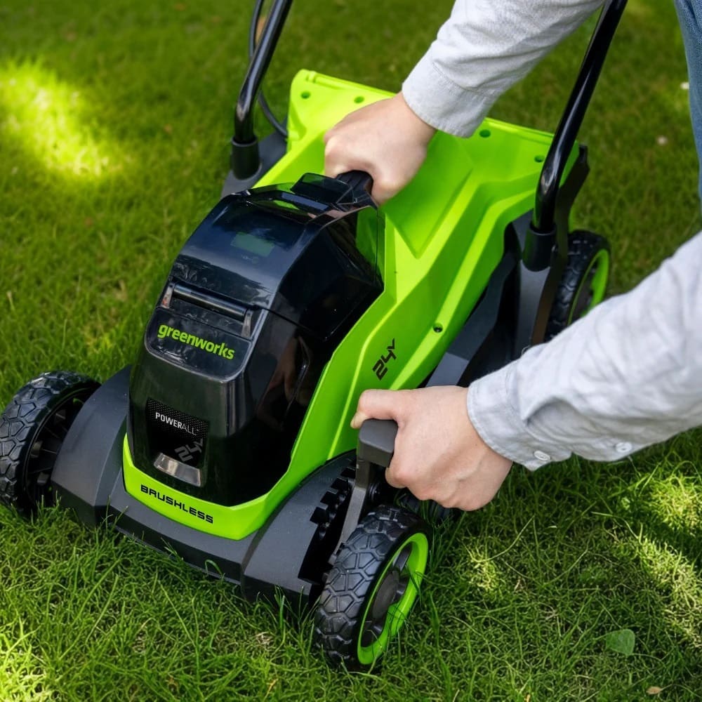 24V 33cm kosilnica  MO24L411-01 v kompetu z 4Ah baterijo